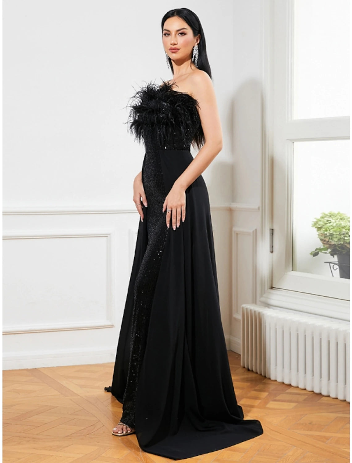 A-Line Evening Gown Sparkle & Shine Dress Formal Fall Sweep / Brush Train Sleeveless Strapless Sequined with Feather Glitter
