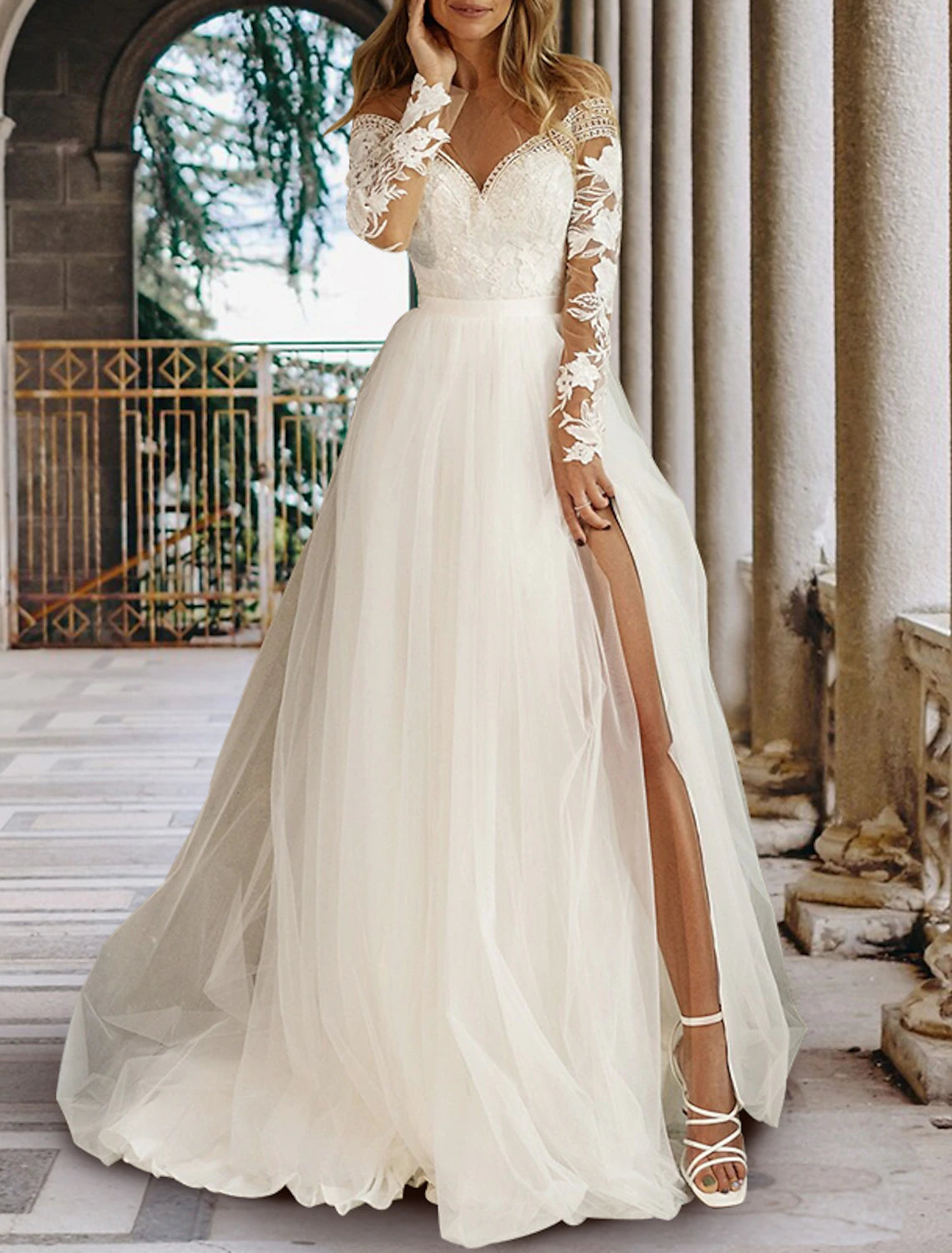Beach Sexy Wedding Dresses A-Line Off Shoulder Long Sleeve Court Train Lace Bridal Gowns With Appliques Split Front