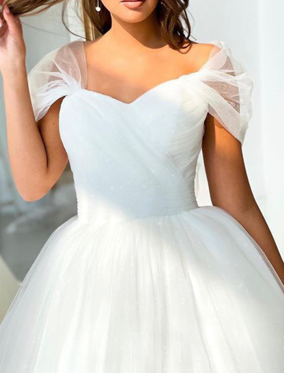 Engagement Formal Wedding Dresses Ball Gown Off Shoulder Cap Sleeve Chapel Train Tulle Bridal Gowns With Solid Color