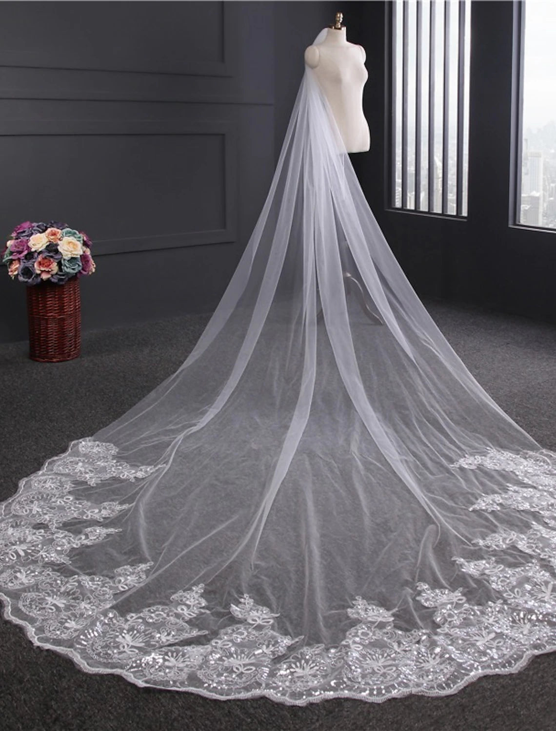 One-tier Cute Wedding Veil Cathedral Veils with Embroidery