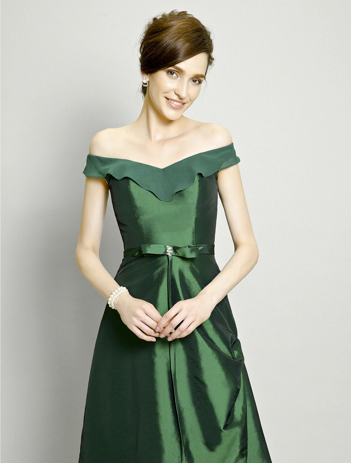 A-Line Mother of the Bride Dress Elegant High Low Off Shoulder Asymmetrical Chiffon Taffeta Short Sleeve with Pick Up Skirt Bow(s) Beading