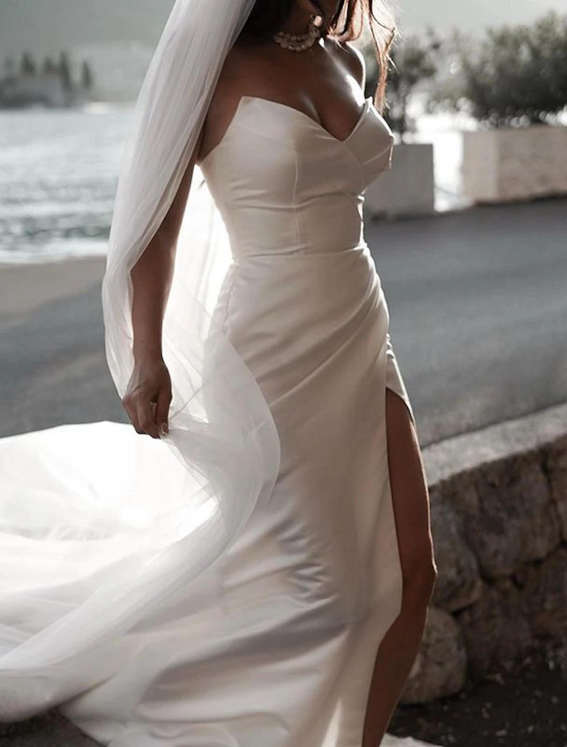 Hall Casual Wedding Dresses Sheath / Column Sweetheart Strapless Sweep / Brush Train Satin Bridal Gowns With Split Front