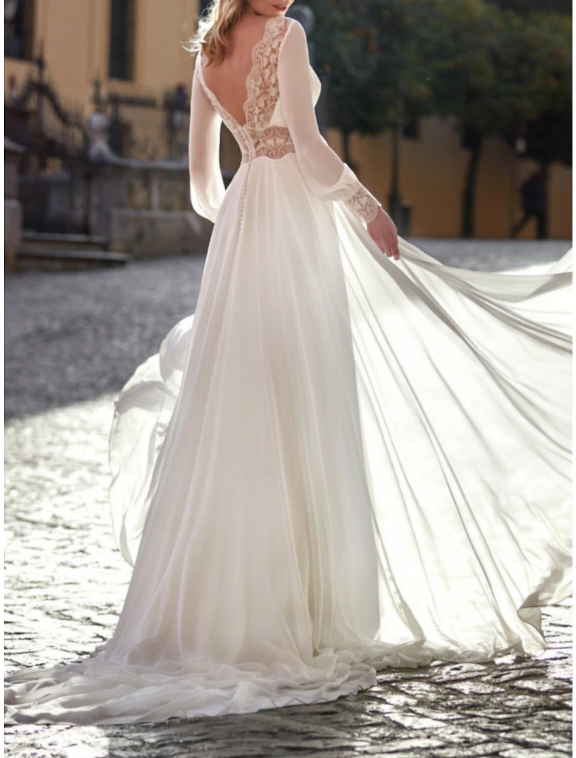 Open Back Wedding Dresses A-Line V Neck Long Sleeve Court Train Satin Bridal Gowns With Pleats