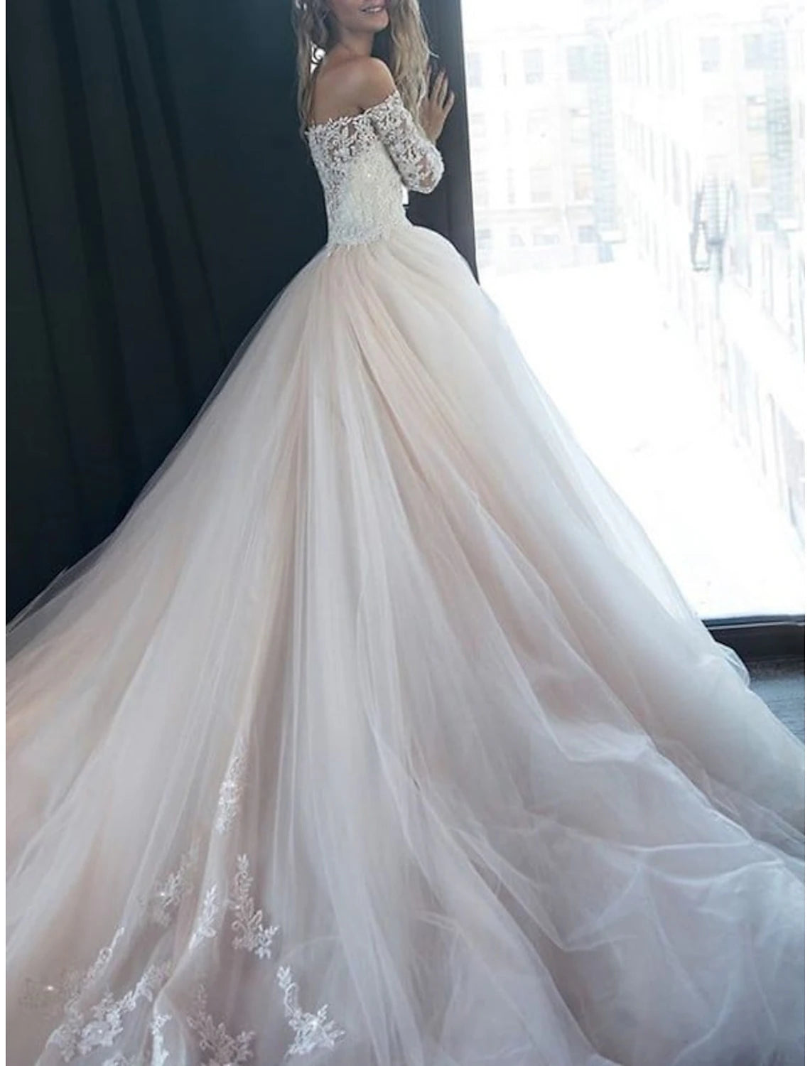 Wedding Dresses in Color Formal Wedding Dresses Ball Gown Off Shoulder Long Sleeve Court Train Satin Bridal Gowns With Appliques