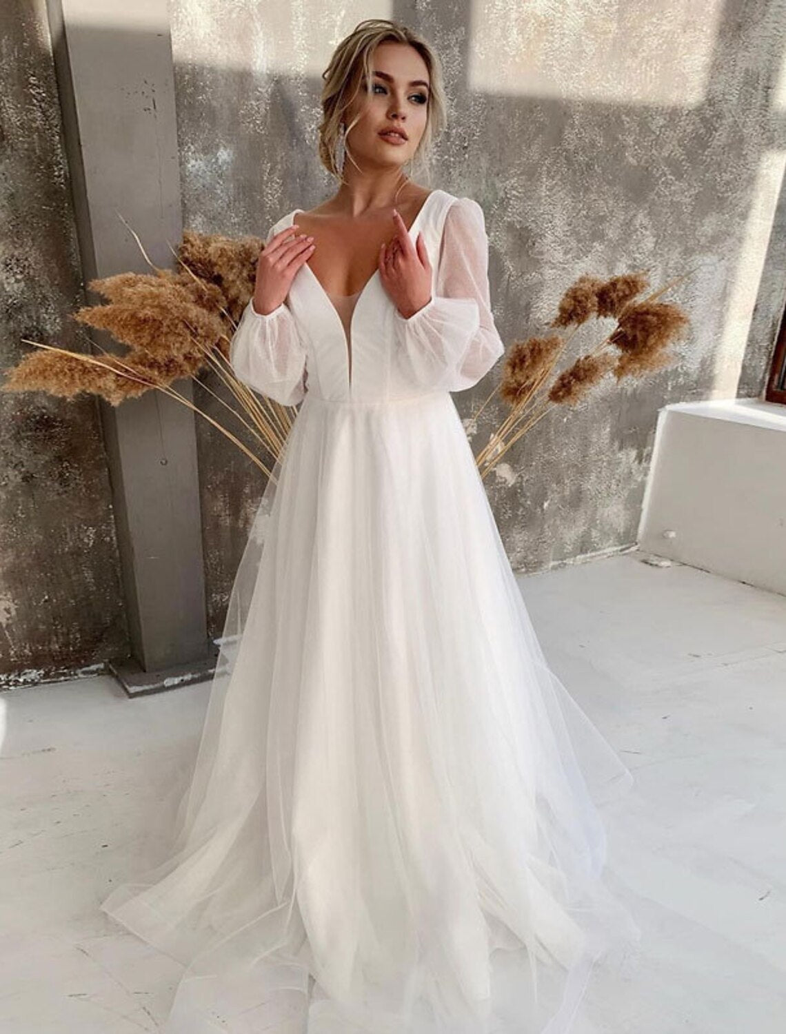 Reception Casual Wedding Dresses A-Line V Neck Long Sleeve Floor Length Tulle Bridal Gowns With Solid Color 2023 Summer Wedding Party