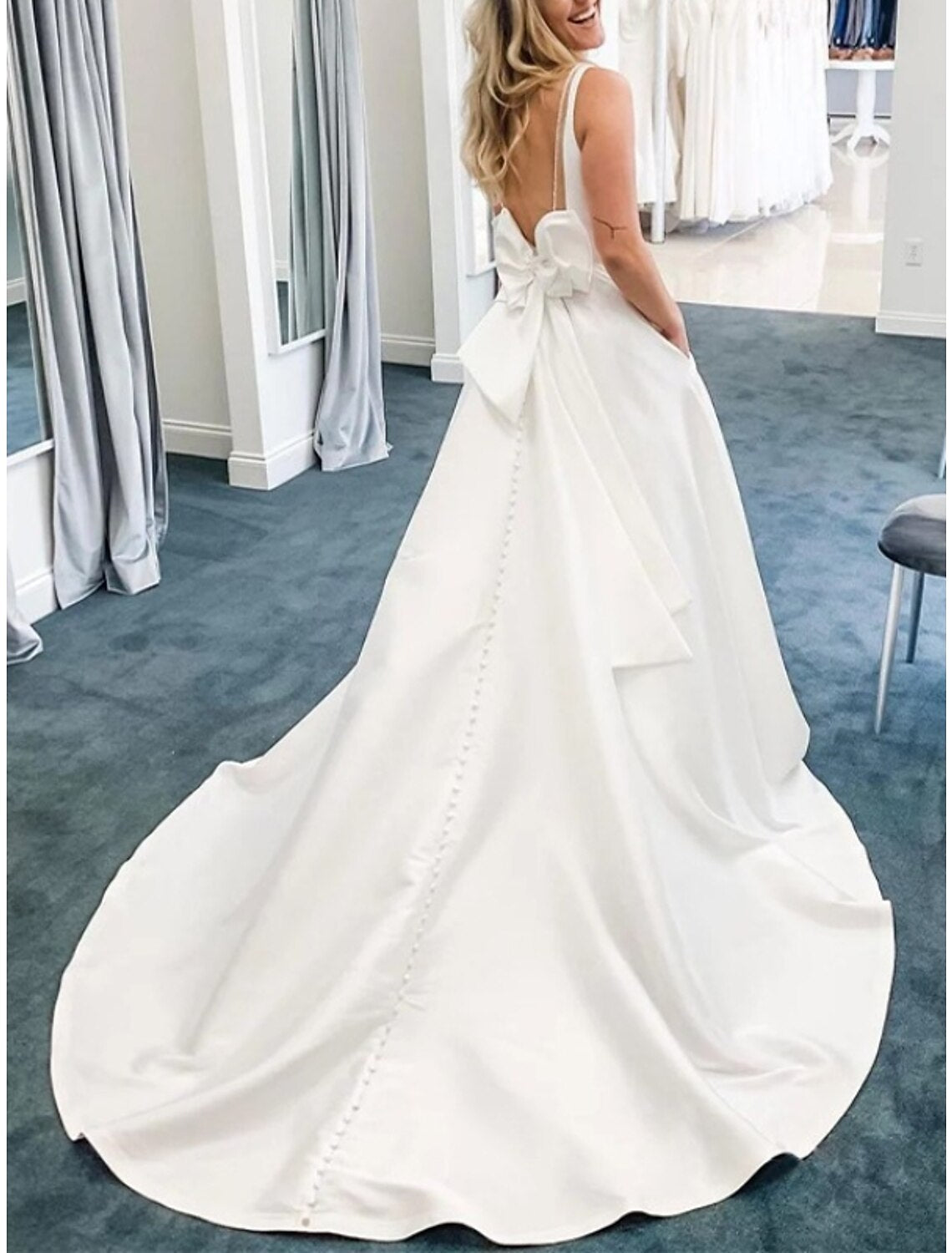 Casual Wedding Dresses Sheath / Column V Neck Sleeveless Court Train Satin Bridal Gowns With Bow(s) Pleats