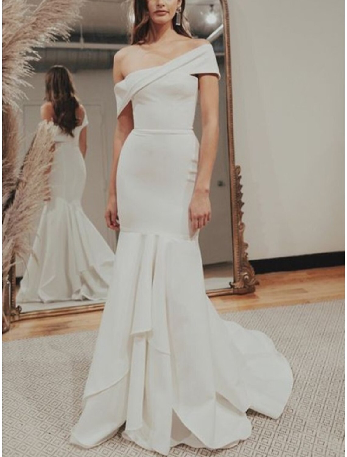 Casual Wedding Dresses Mermaid / Trumpet Off Shoulder Short Sleeve Sweep / Brush Train Stretch Fabric Bridal Gowns With Pleats