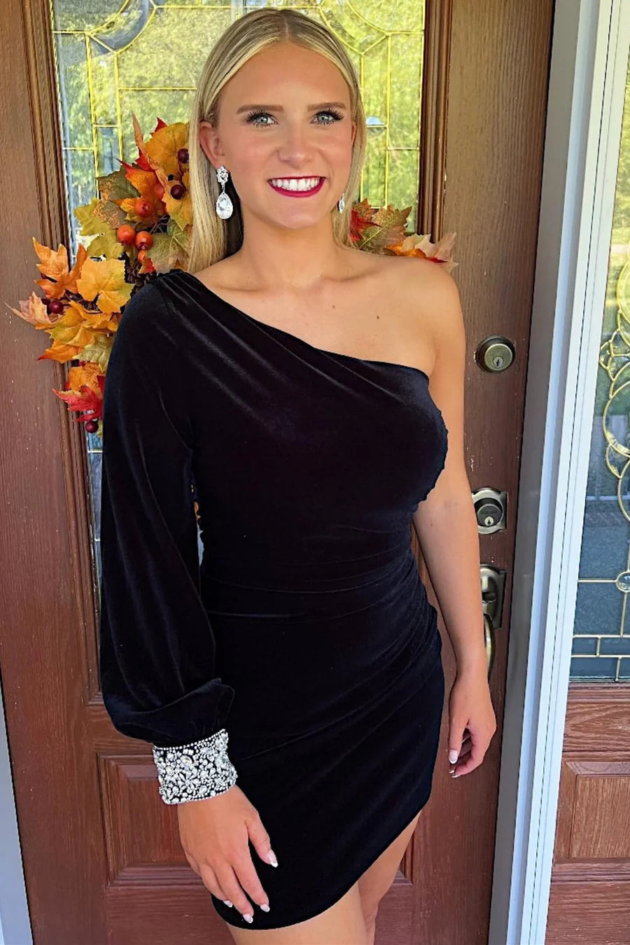 Velvet One-Sleeve Short Cocktail Dress