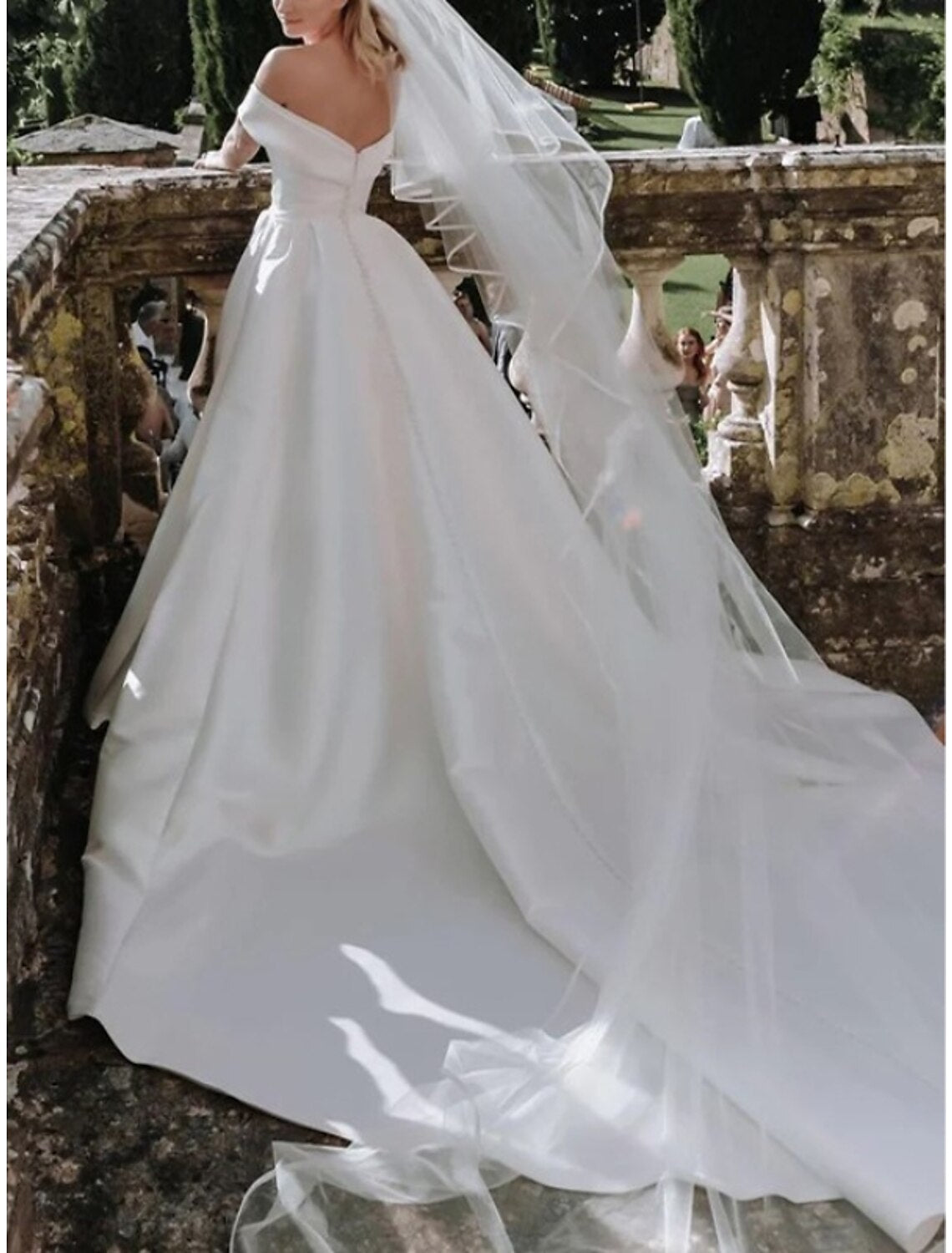 Casual Wedding Dresses Sheath / Column Off Shoulder Short Sleeve Court Train Satin Bridal Gowns With Pleats Solid Color