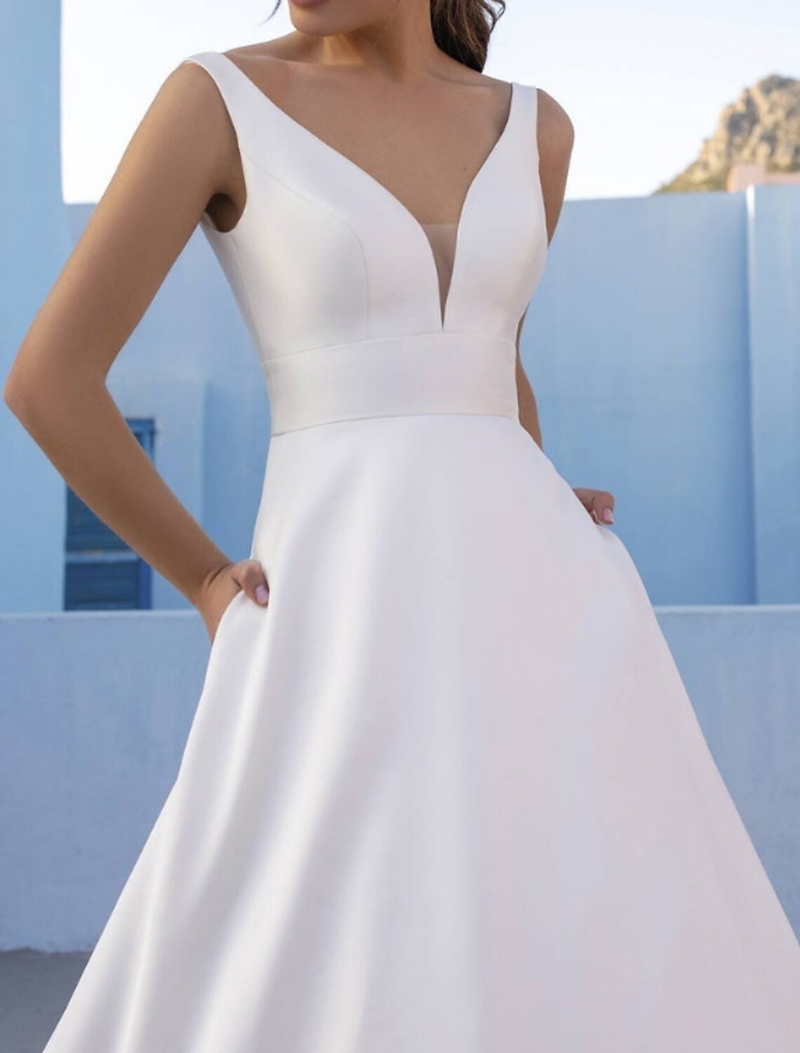 Formal Fall Wedding Dresses A-Line V Neck Sleeveless Chapel Train Satin Bridal Gowns With Summer Wedding Party, Women‘s Clothing