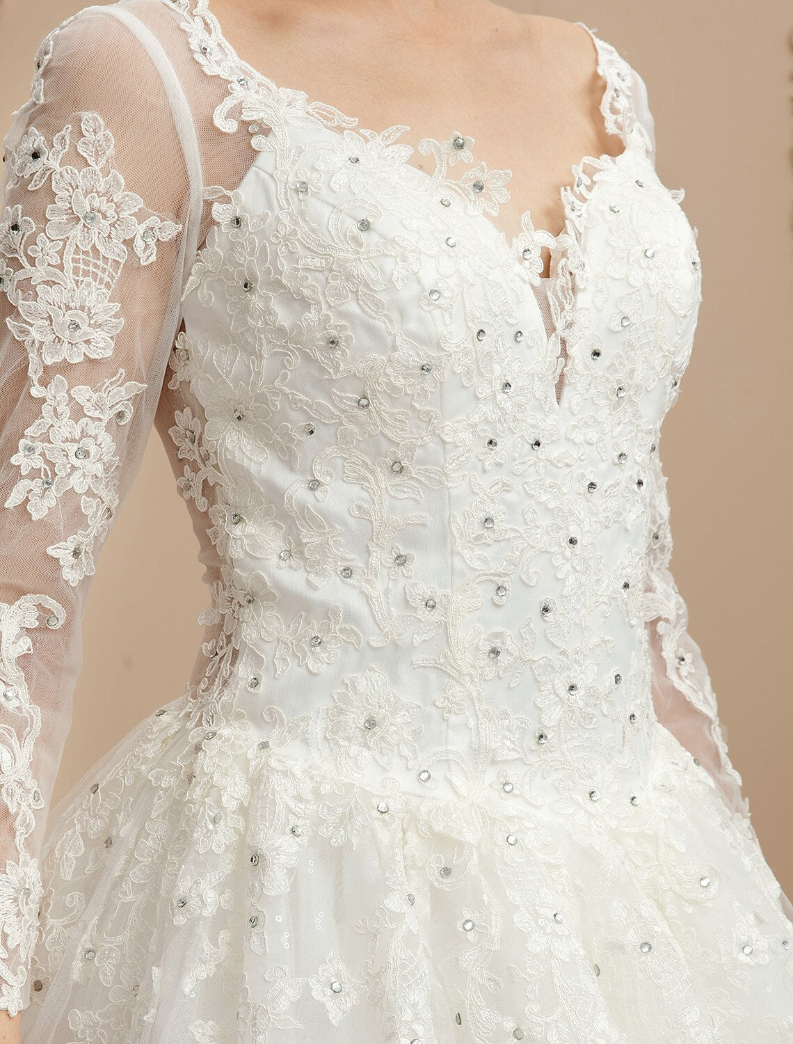 Ball Gown Wedding Dresses V Neck Chapel Train Tulle Beaded Lace Long Sleeve Beautiful Back with Beading Appliques