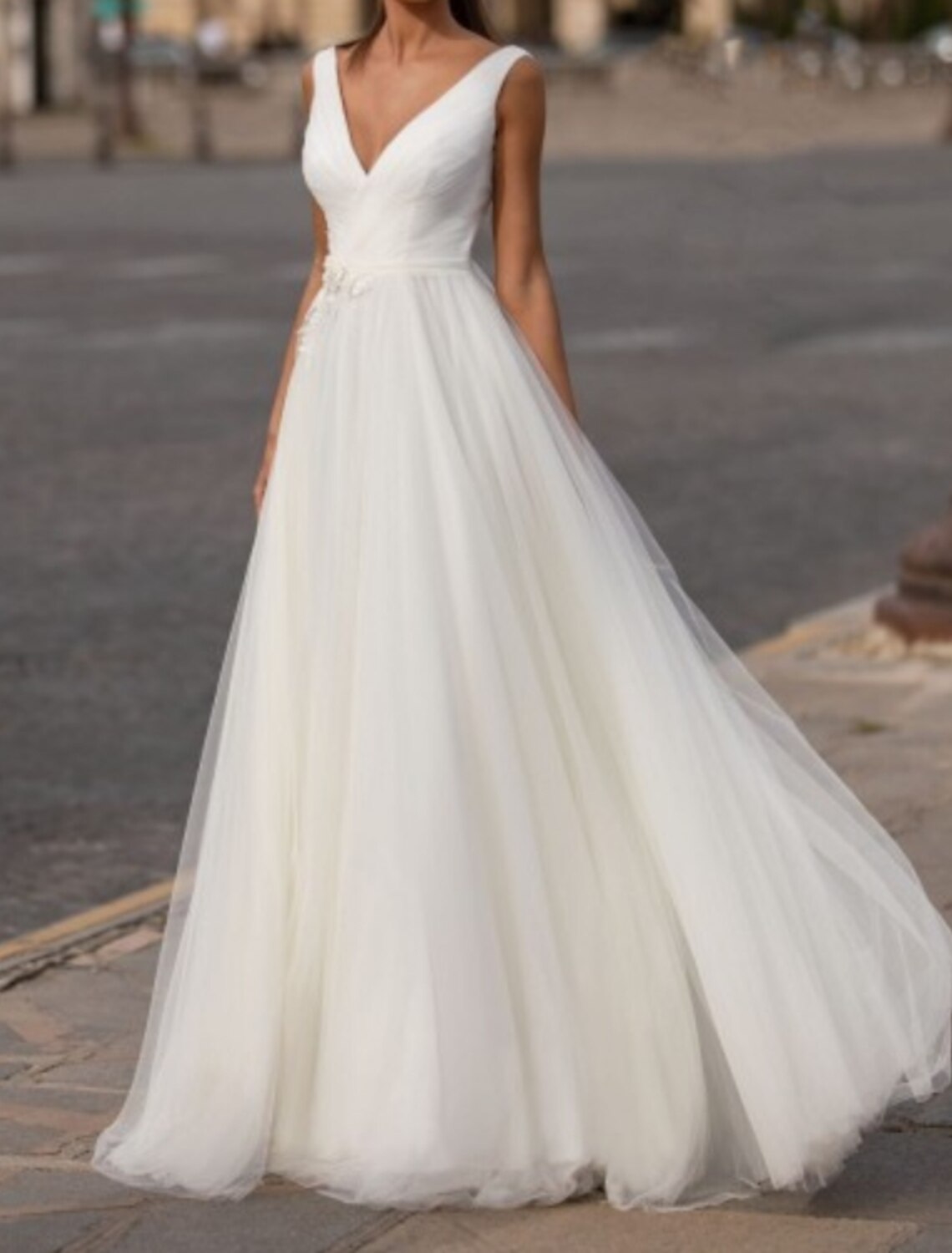Hall Casual Wedding Dresses A-Line V Neck Sleeveless Sweep / Brush Train Chiffon Bridal Gowns With Appliques