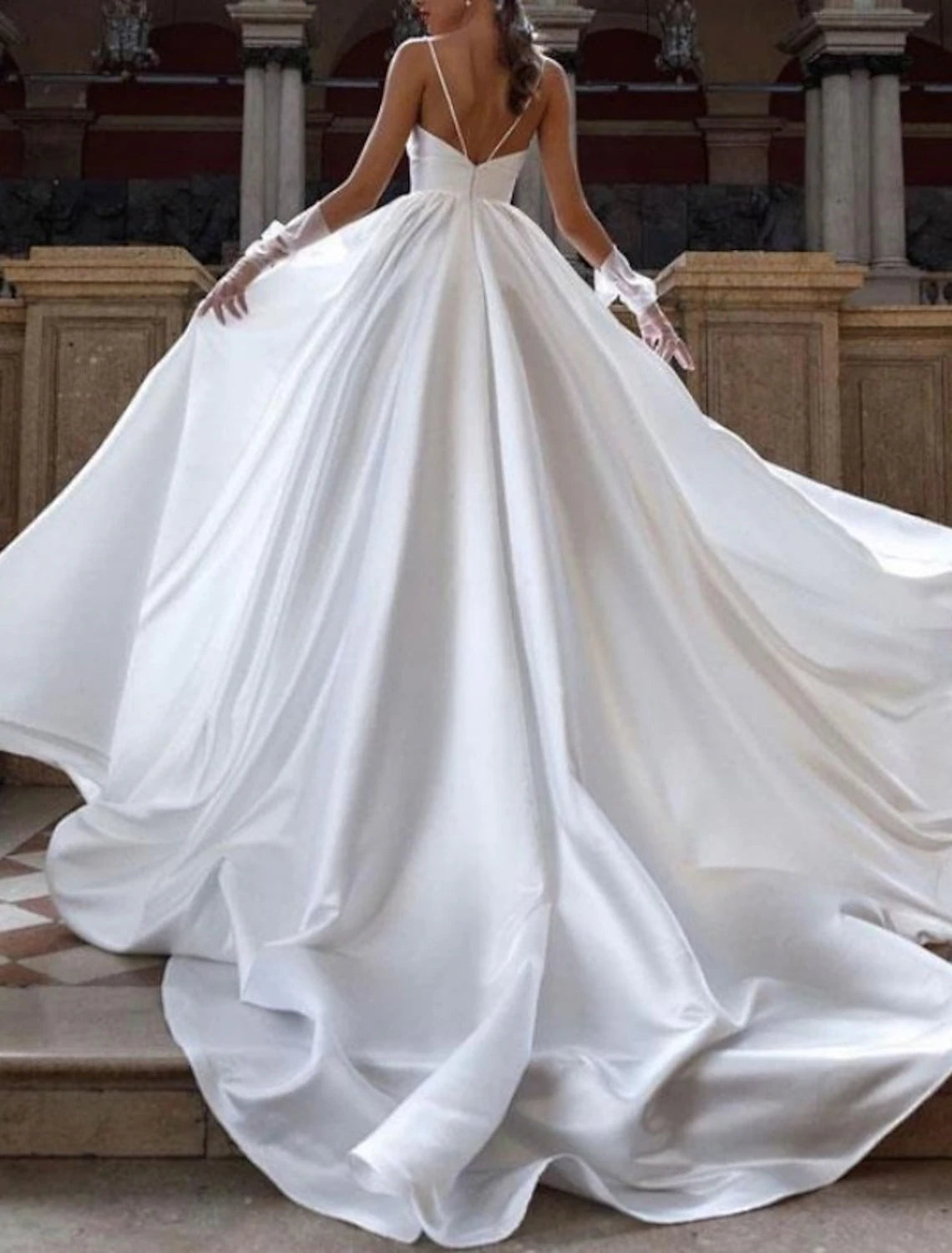 Casual Wedding Dresses A-Line Camisole V Neck Spaghetti Strap Court Train Satin Bridal Gowns With Pleats