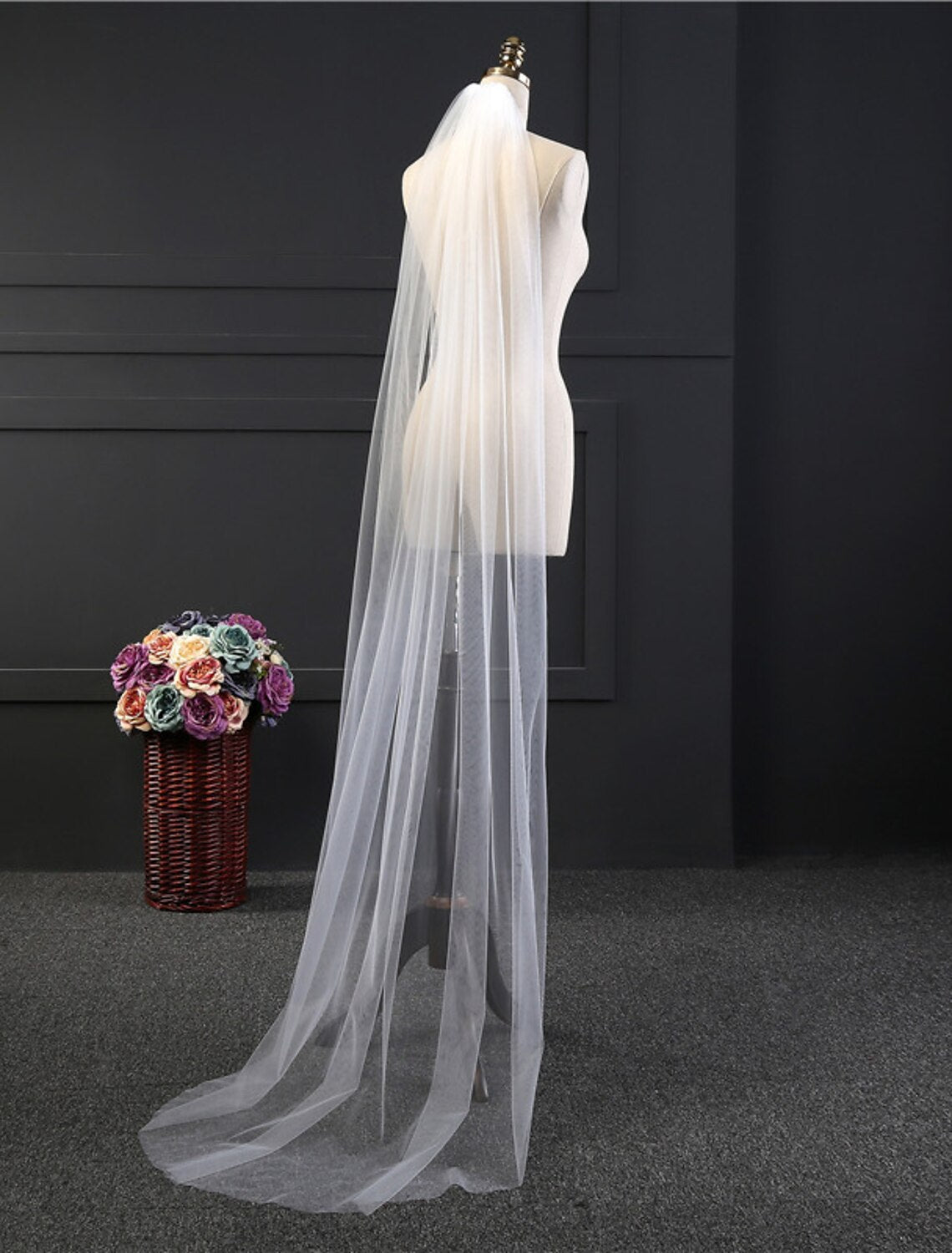 One-tier Simple Wedding Veil Chapel Veils with Solid Tulle