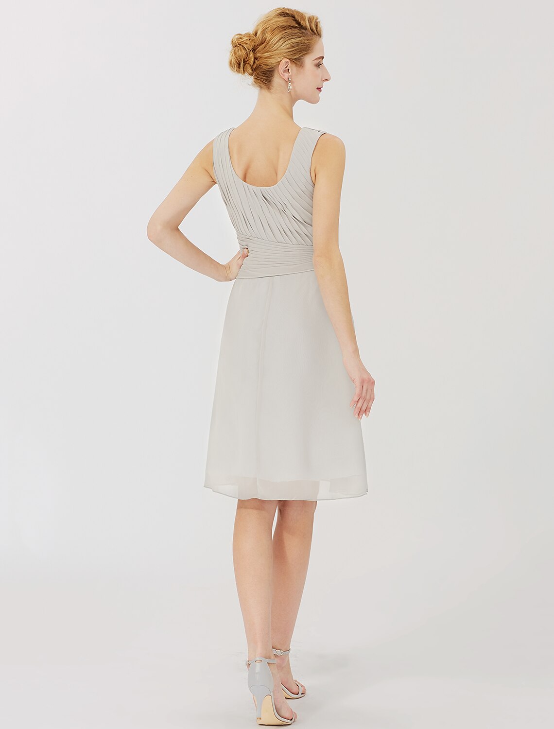Sheath / Column Mother of the Bride Dress Formal Classic & Timeless Elegant & Luxurious Convertible Dress Jewel Neck Knee Length Chiffon 3/4 Length Sleeve with Criss Cross Crystal Brooch