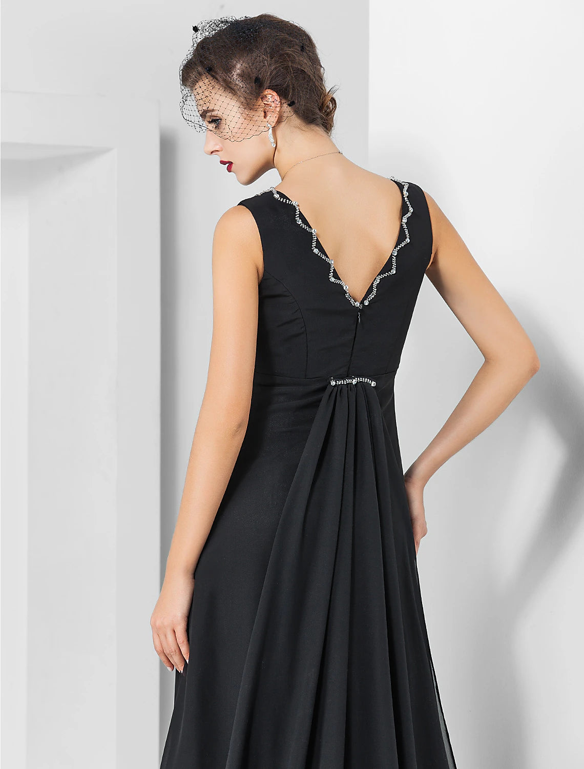 Sheath / Column Elegant Engagement Formal Evening Dress V Neck Sleeveless Sweep / Brush Train Chiffon with Crystals Draping