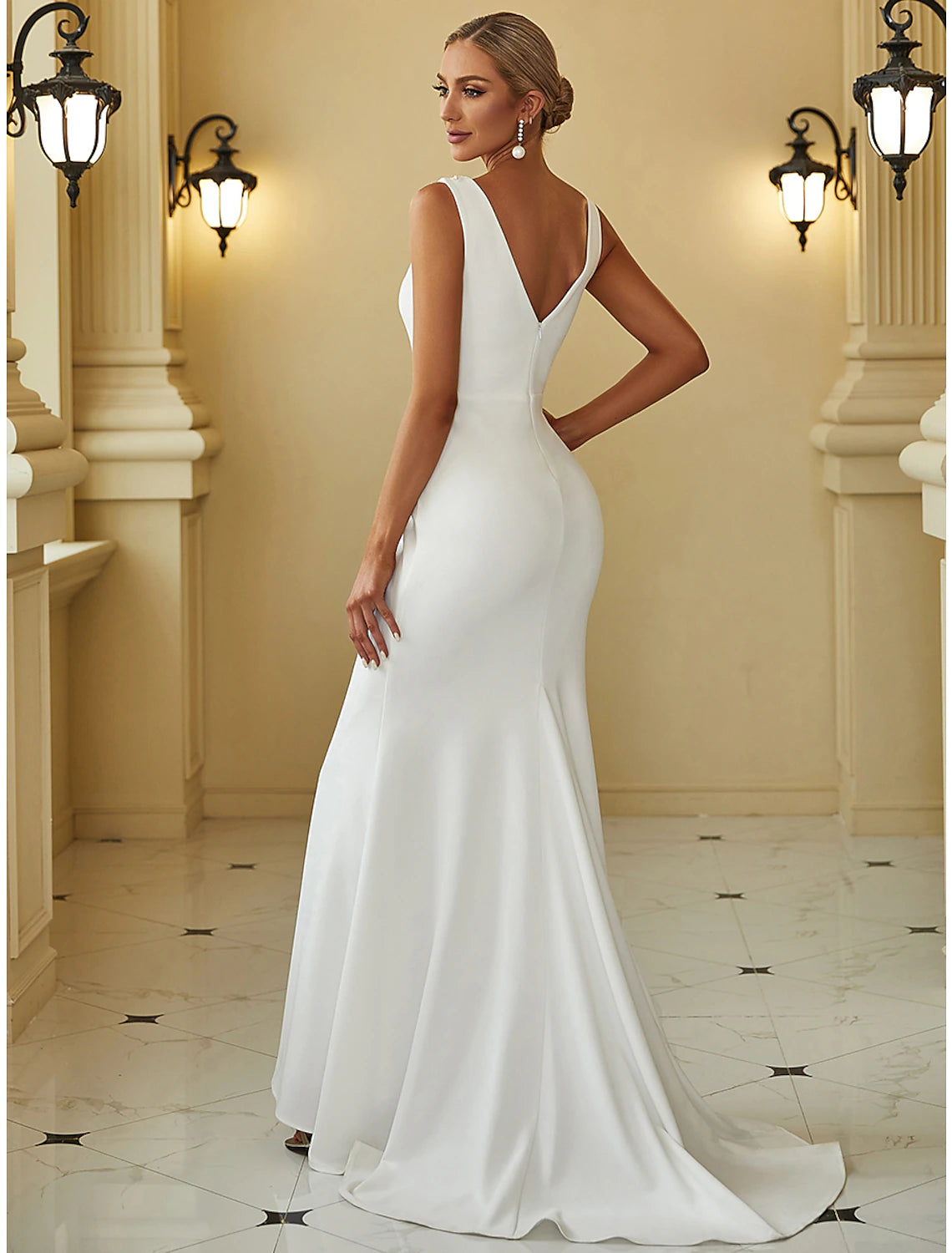 Reception Casual Wedding Dresses Mermaid / Trumpet Scoop Neck Sleeveless Sweep / Brush Train Stretch Fabric Bridal Gowns With Beading Solid Color Summer Wedding Party