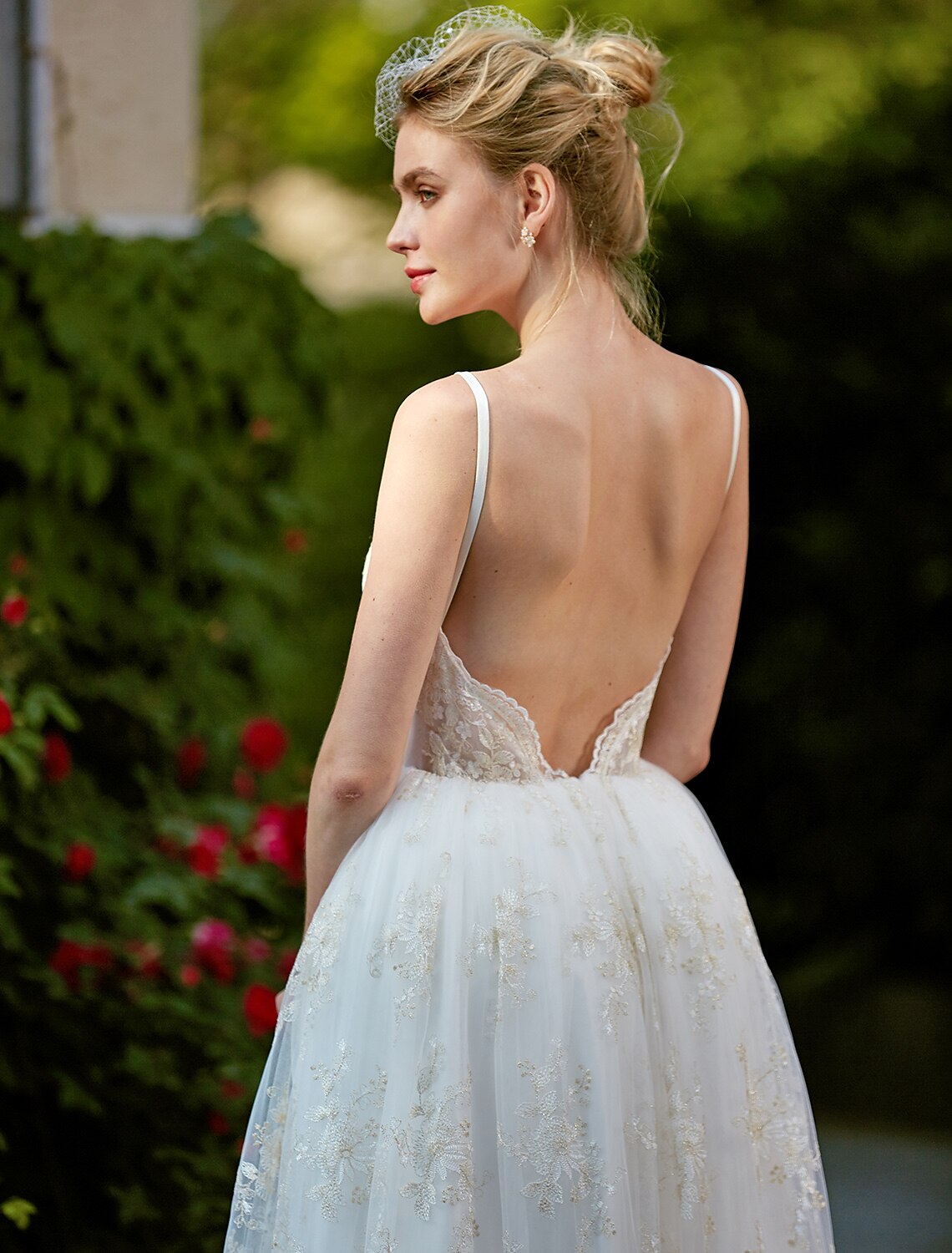 Wedding Dresses A-Line V Neck Sleeveless Floor Length Lace Bridal Gowns With Appliques