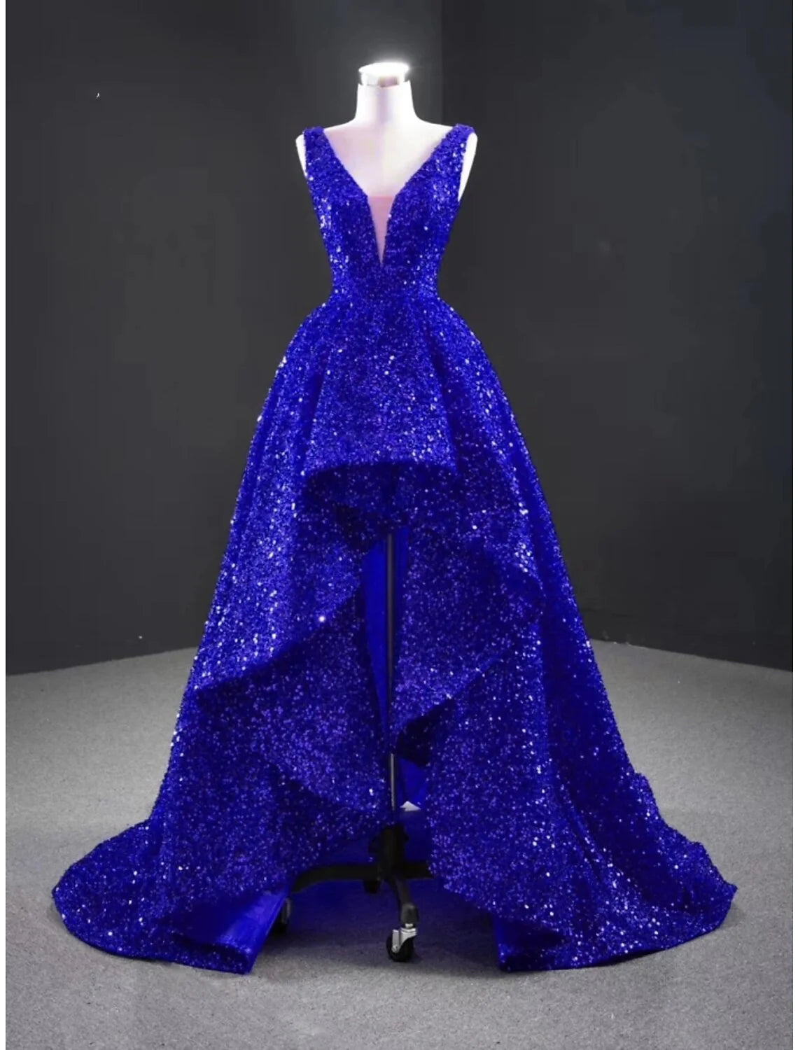 Dingji A-Line Evening Gown Party Dress Formal Sweep / Brush Train Christmas Red Green Dress Sleeveless V Neck Sequined with Glitter Pleats