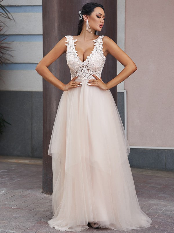 A-Line/Princess Tulle Applique V-neck Sleeveless Sweep/Brush Train Wedding Dresses