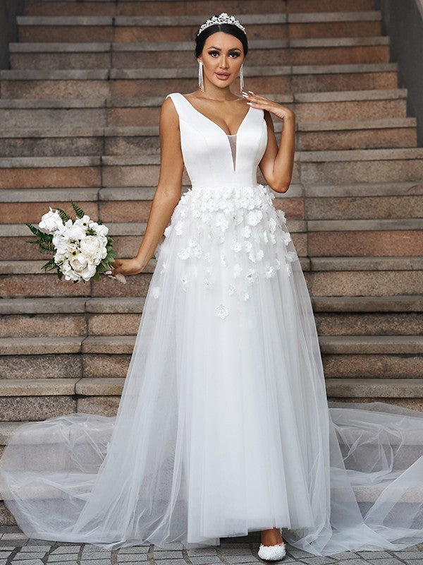 A-Line/Princess Tulle Applique V-neck Sleeveless Sweep/Brush Train Wedding Dresses