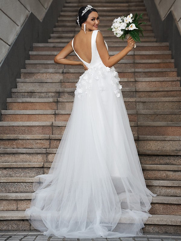 A-Line/Princess Tulle Applique V-neck Sleeveless Sweep/Brush Train Wedding Dresses