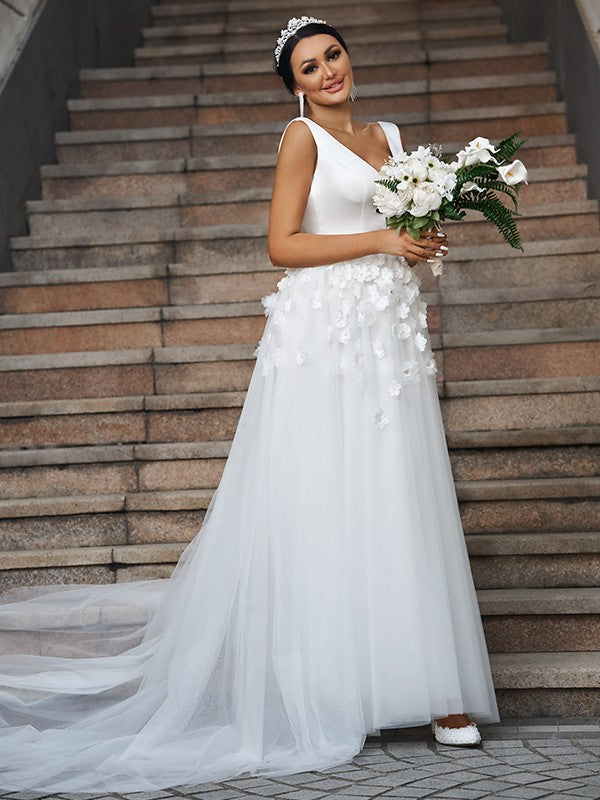 A-Line/Princess Tulle Applique V-neck Sleeveless Sweep/Brush Train Wedding Dresses