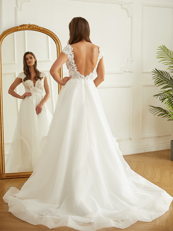 A-Line/Princess Organza Lace V-neck Short Sleeves Court Train Wedding Dresses