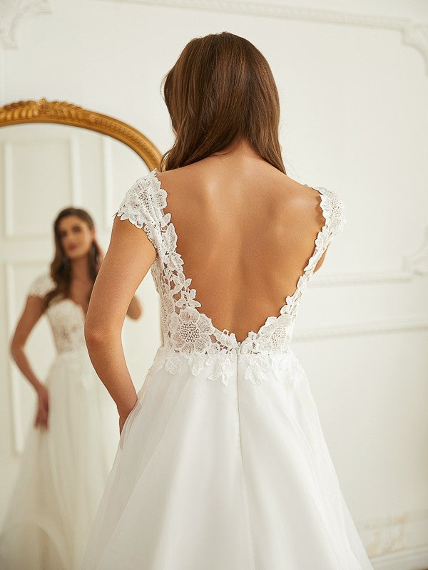 A-Line/Princess Organza Lace V-neck Short Sleeves Court Train Wedding Dresses