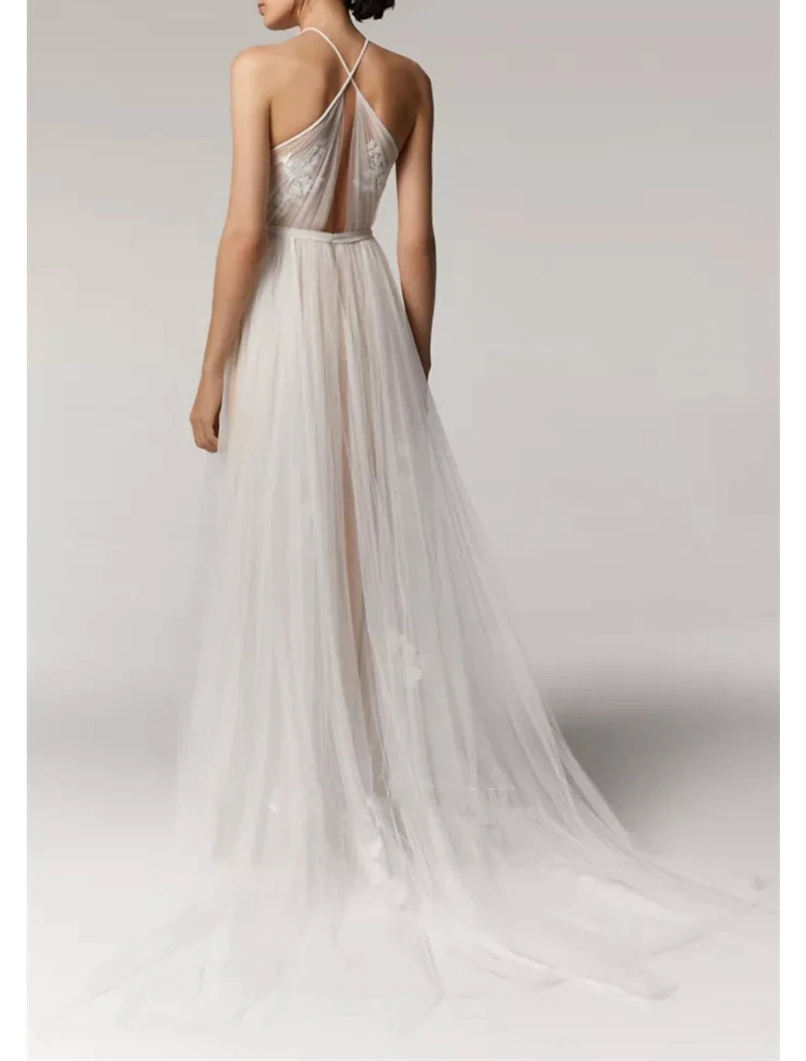 Beach Open Back Boho Wedding Dresses A-Line Halter Neck Camisole Spaghetti Strap Court Train Lace Bridal Gowns With Appliques Solid Color