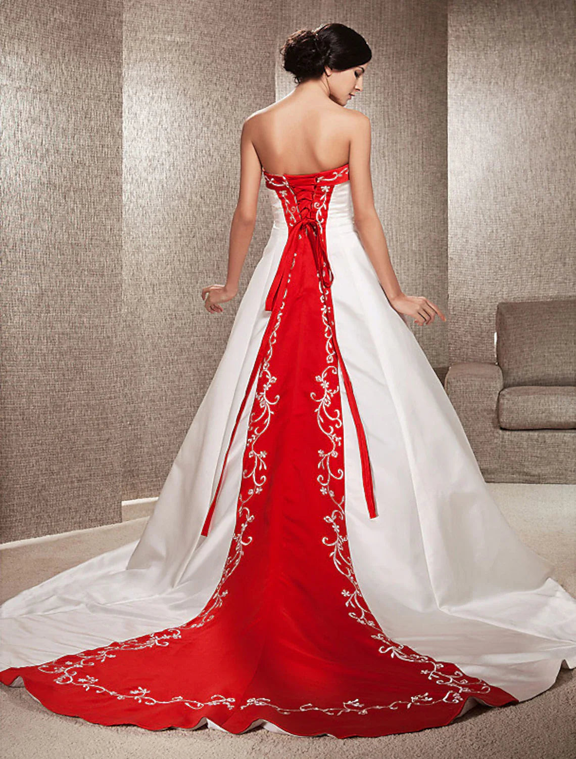DingjiOpen Back Wedding Dresses Sweep / Brush Train Ball Gown Strapless Strapless Satin With Embroidery Appliques