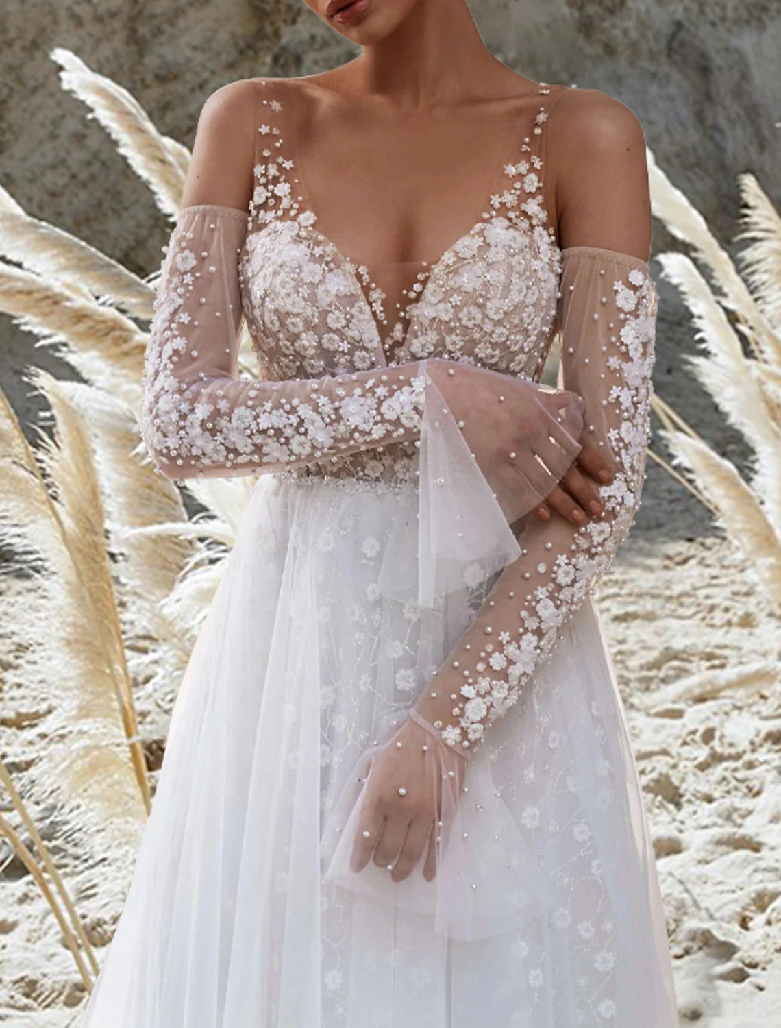 Beach Boho Wedding Dresses A-Line V Neck Sleeveless Court Train Lace Bridal Gowns With Appliques Solid Color