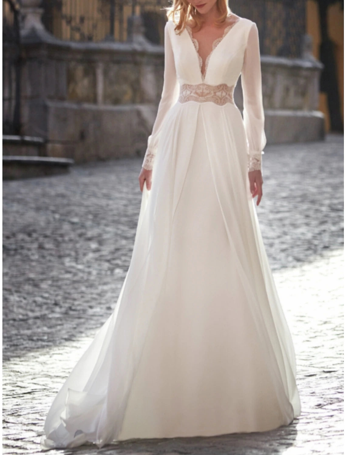 Open Back Wedding Dresses A-Line V Neck Long Sleeve Court Train Satin Bridal Gowns With Pleats