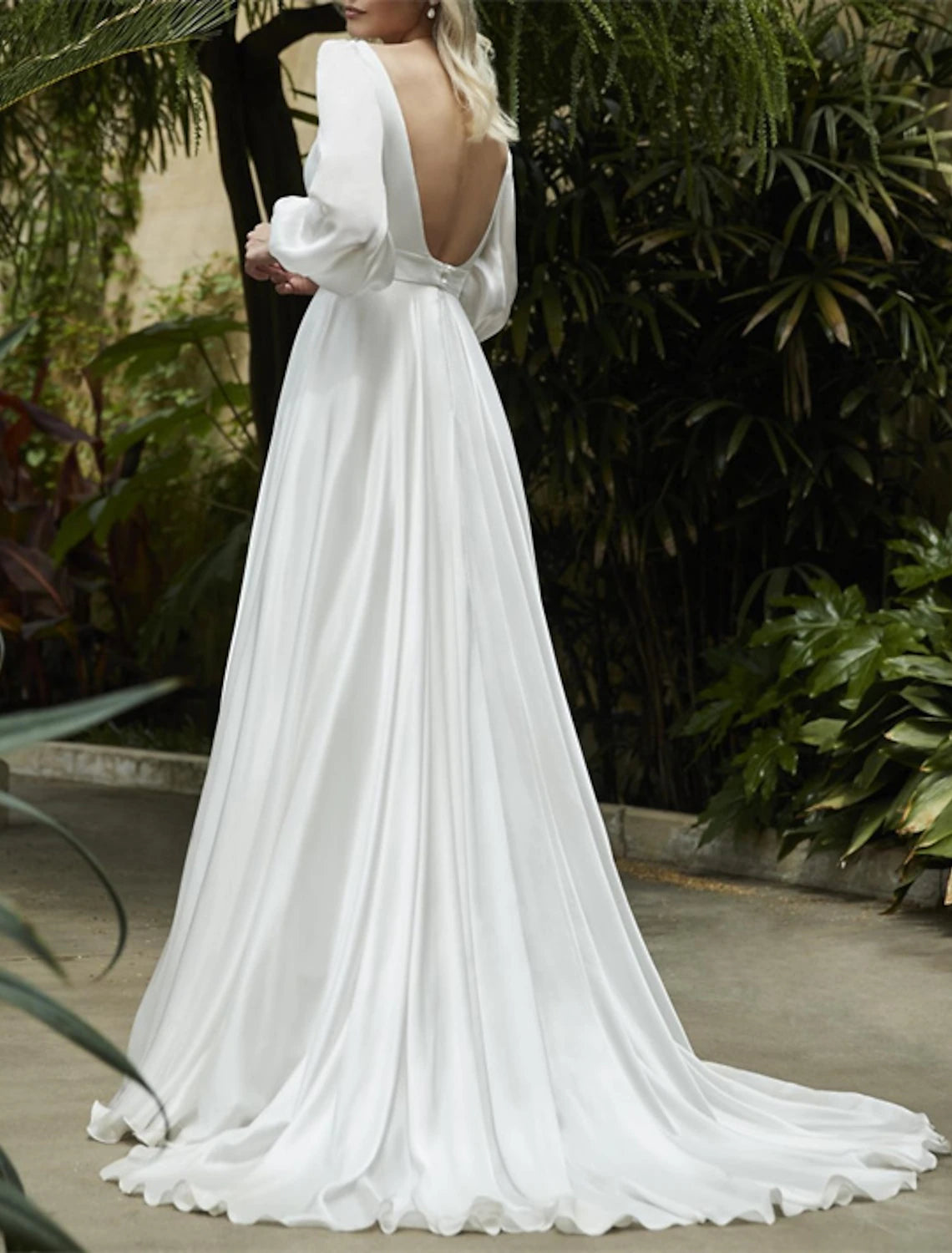 Beach Vintage Open Back 1940s / 1950s Wedding Dresses A-Line Scoop Neck Long Sleeve Sweep / Brush Train Chiffon Bridal Gowns With Solid Color