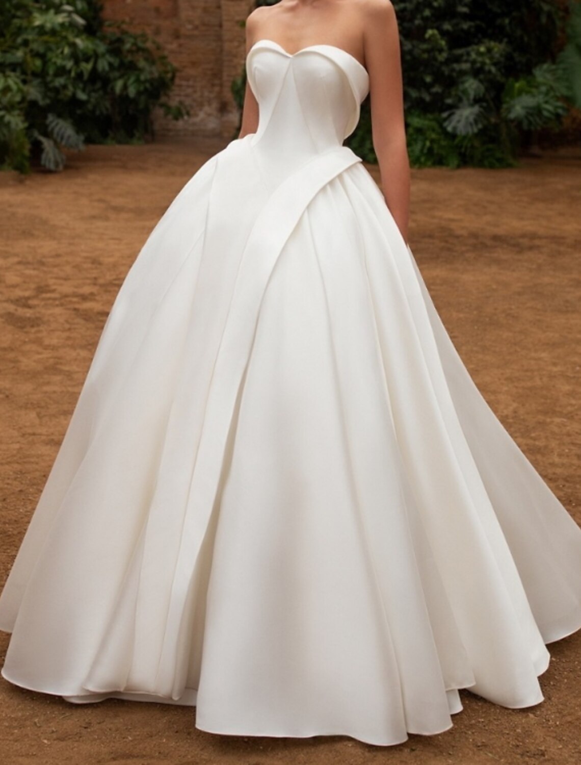 Engagement Formal Fall Wedding Dresses Ball Gown Sweetheart Strapless Floor Length Satin Bridal Gowns With Pleats Summer Wedding Party, Women‘s Clothing