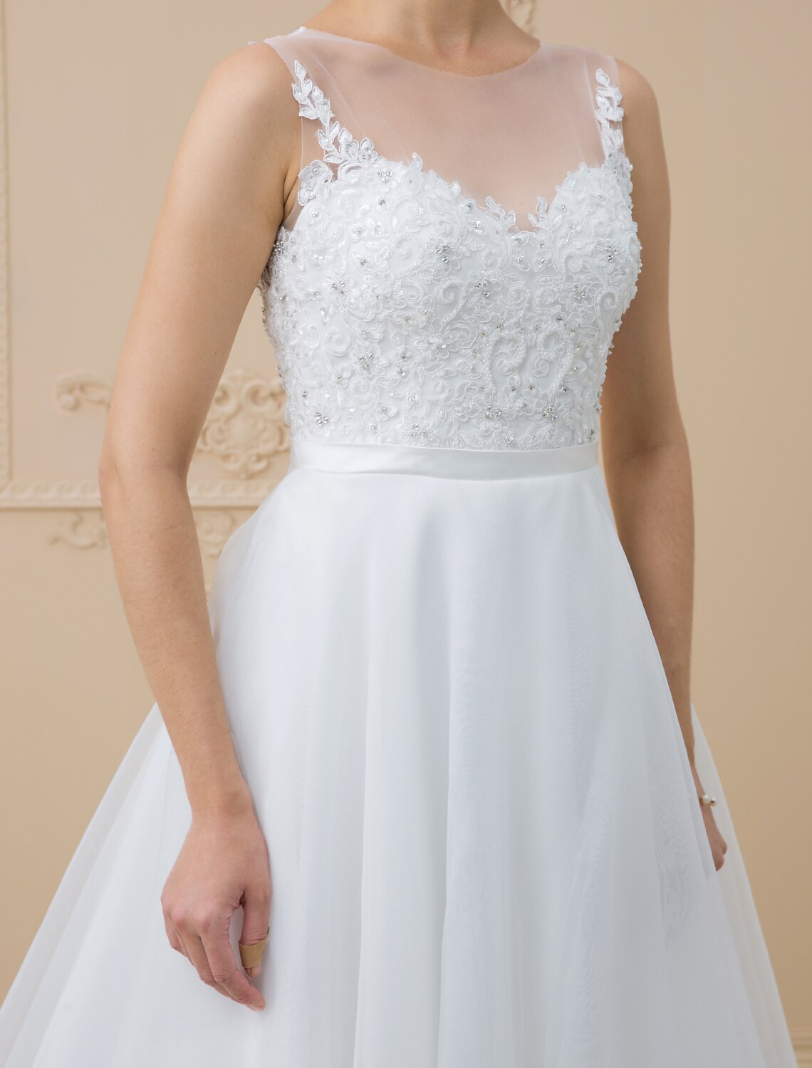 Wedding Dresses A-Line Bateau Neck Regular Straps Sweep / Brush Train Chiffon Bridal Gowns With Appliques