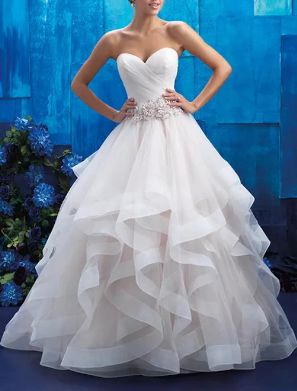 Engagement Formal Wedding Dresses Ball Gown Sweetheart Strapless Court Train Organza Bridal Gowns With Beading Draping