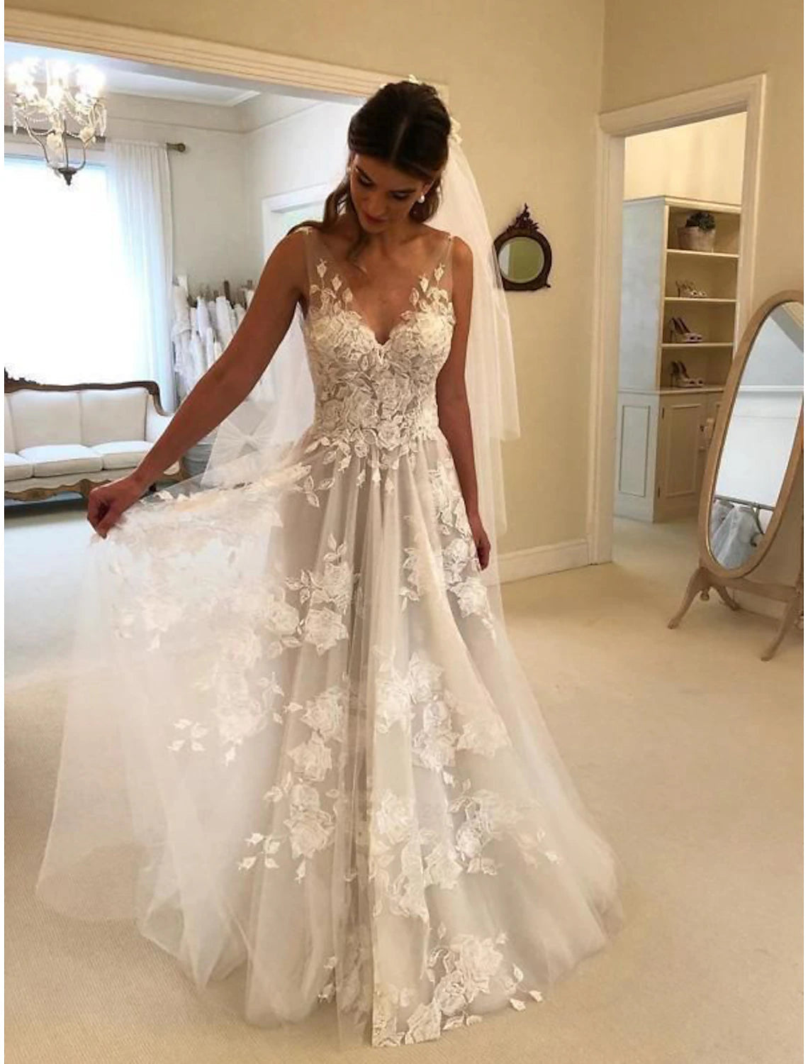 Beach Boho Wedding Dresses A-Line V Neck Sleeveless Sweep / Brush Train Lace Outdoor Bridal Gowns With Appliques Summer Fall Wedding Party