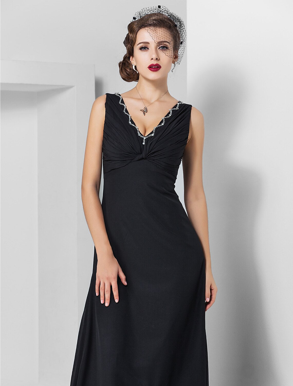 Sheath / Column Elegant Engagement Formal Evening Dress V Neck Sleeveless Sweep / Brush Train Chiffon with Crystals Draping