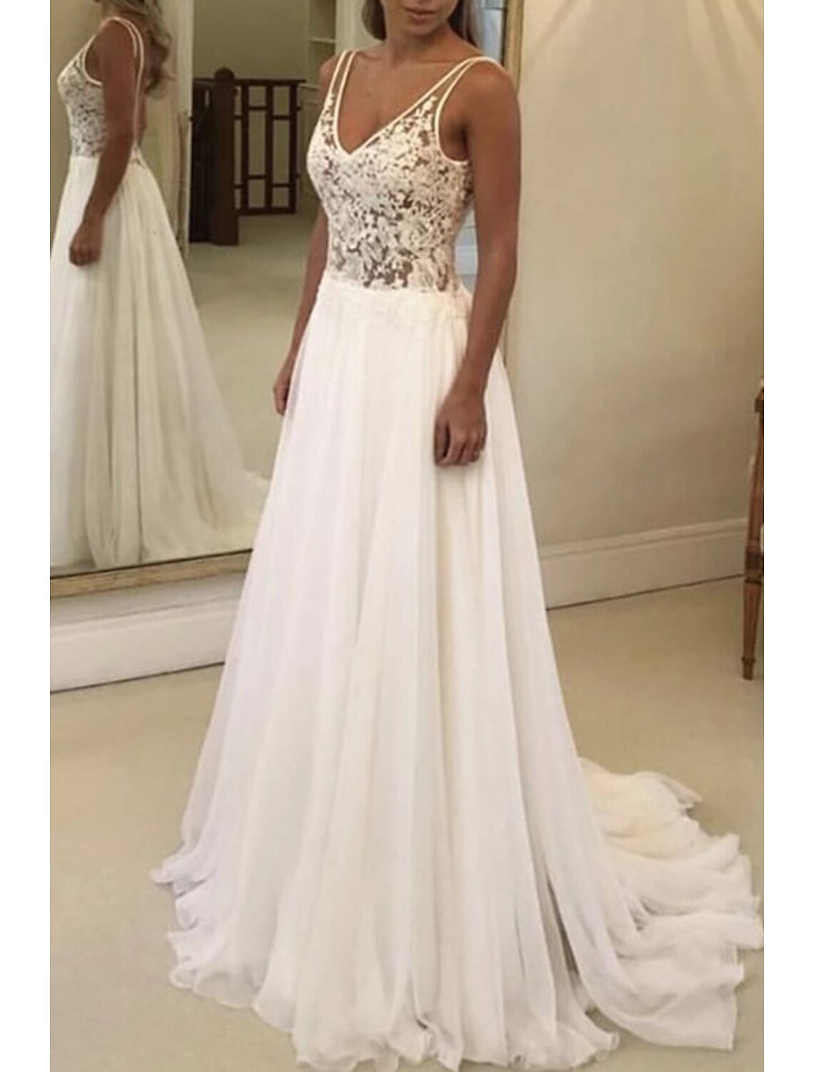 Beach Wedding Dresses A-Line V Neck Sleeveless Sweep / Brush Train Chiffon Bridal Gowns With Appliques