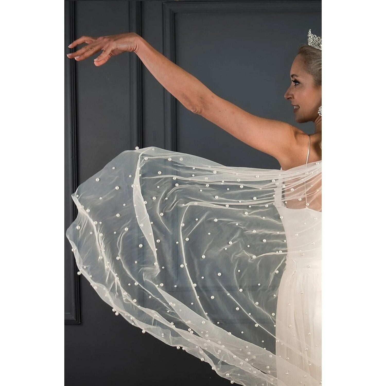 One-tier Simple / Pearls Wedding Veil Chapel Veils with Faux Pearl Tulle