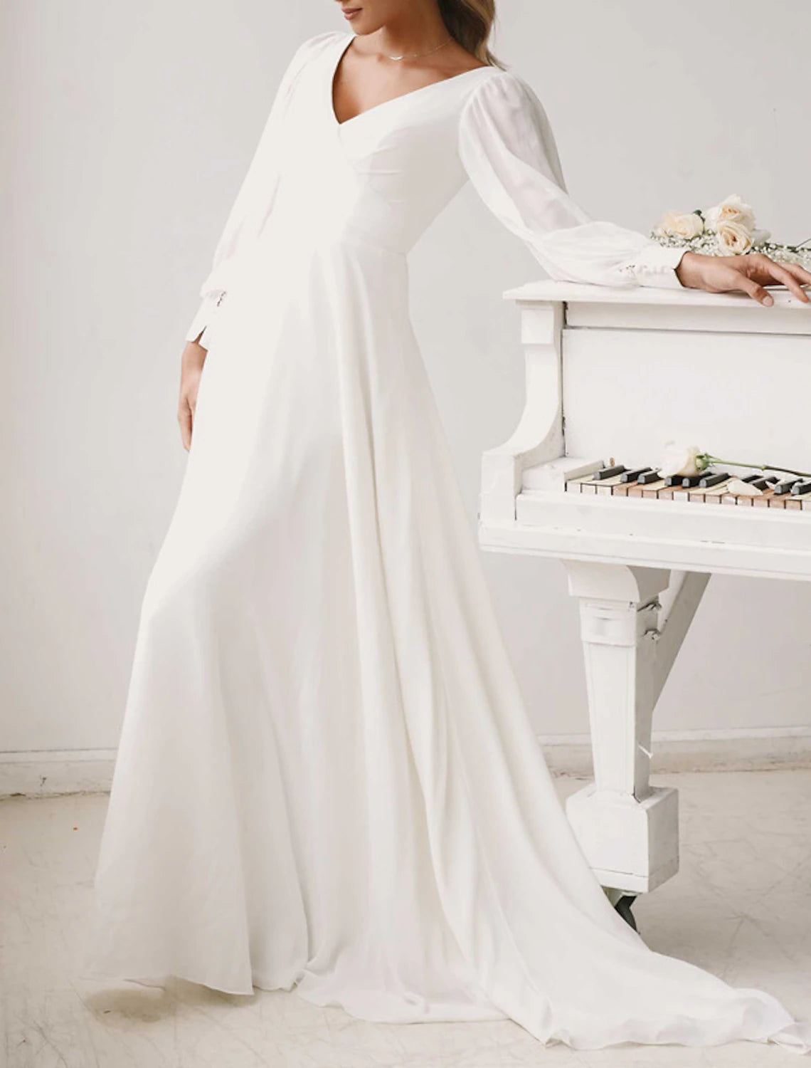 Hall Casual Wedding Dresses A-Line V Neck Long Sleeve Court Train Chiffon Bridal Gowns With Solid Color