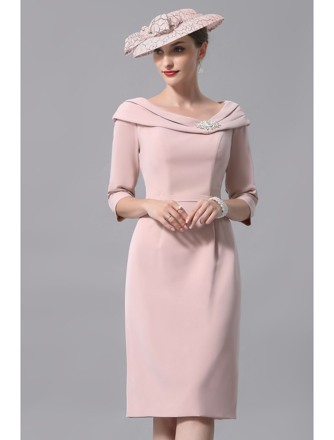 Sheath / Column Mother of the Bride Dress Vintage Plus Size Elegant Scoop Neck Knee Length Jersey 3/4 Length Sleeve with Beading Crystal Brooch