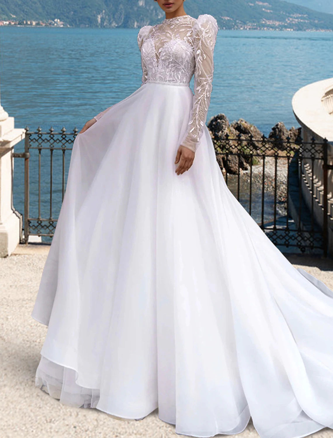 Beach Vintage Formal Wedding Dresses A-Line Illusion Neck Long Sleeve Court Train Lace Bridal Gowns With Beading