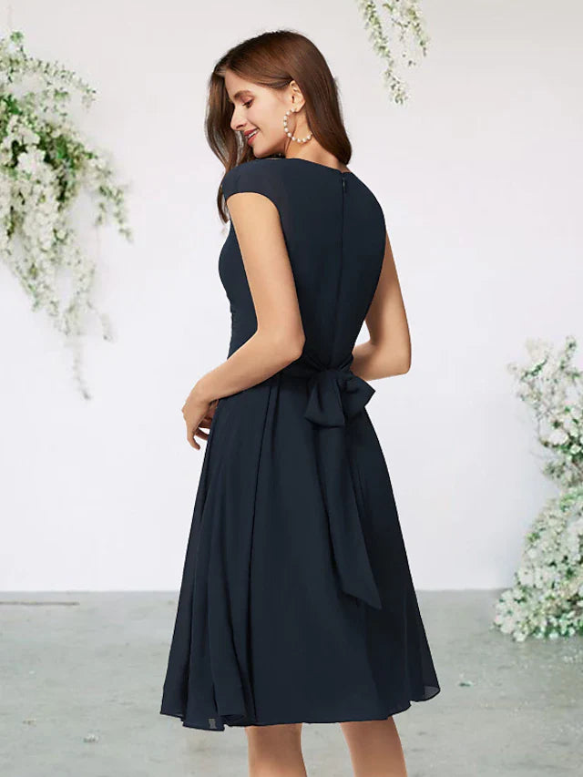 A-Line Mother of the Bride Dress Elegant V Neck Knee Length Chiffon Cap Sleeve with Pleats Side-Draped Solid Color