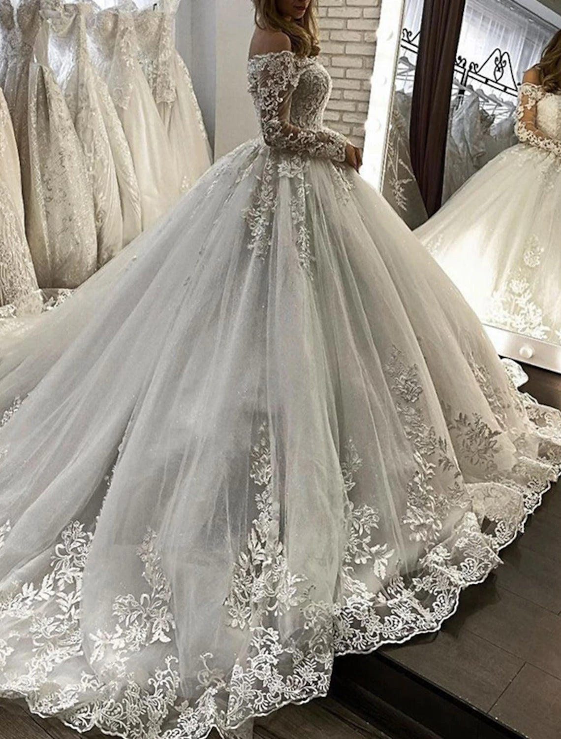 Engagement Fall Formal Wedding Dresses Ball Gown Off Shoulder Long Sleeve Chapel Train Lace Bridal Gowns With Appliques Summer Wedding Party, Women‘s Clothing