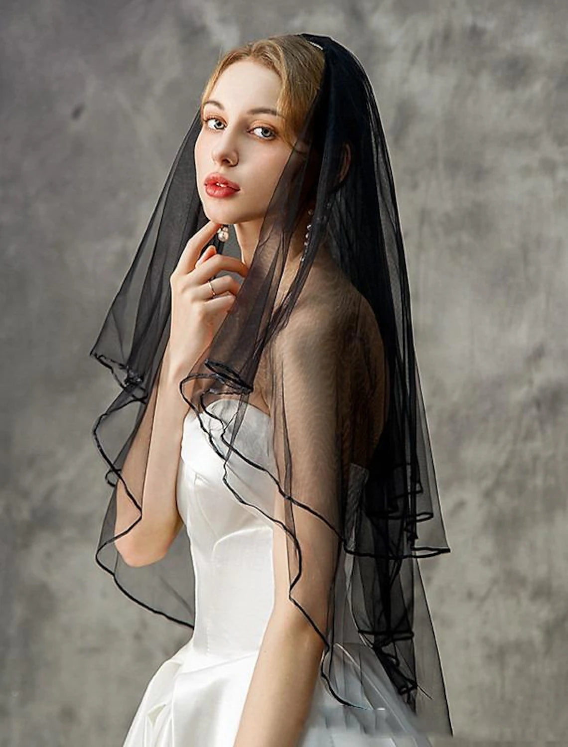 Two-tier Stylish / European Style Wedding Veil Elbow Veils with Tier / Pure Color Tulle