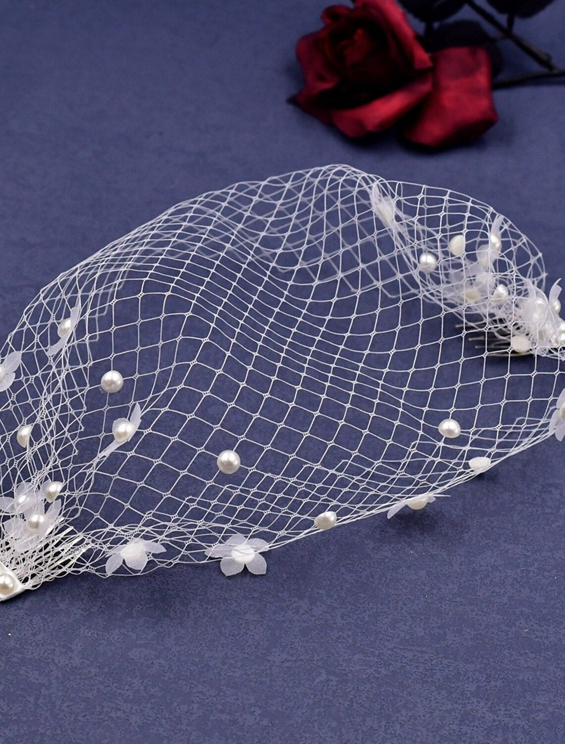 One-tier Stylish / Pearls Wedding Veil Blusher Veils / Birdcage Veils with Faux Pearl / Petal Tulle