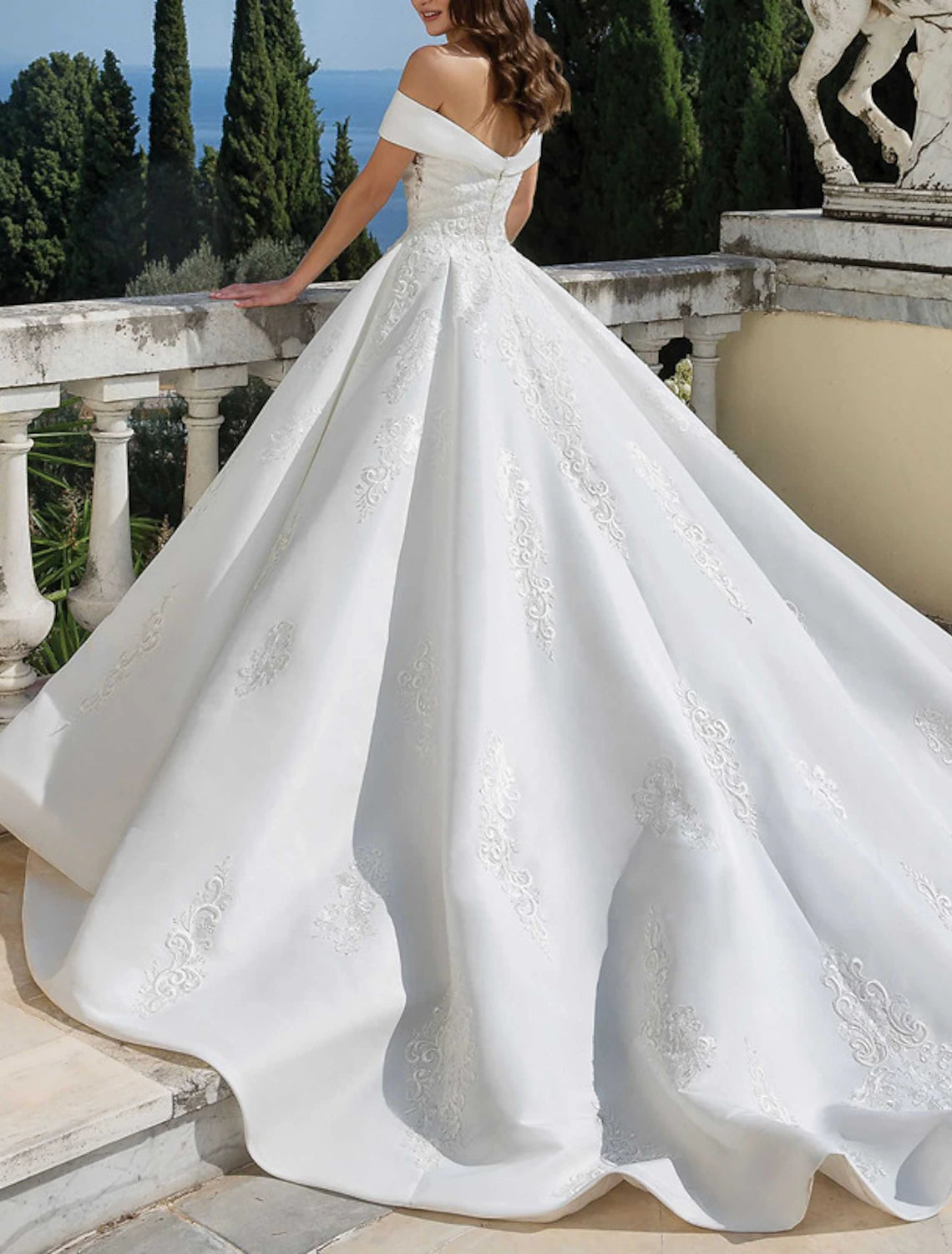Engagement Formal Wedding Dresses Ball Gown Off Shoulder Cap Sleeve Chapel Train Satin Bridal Gowns With Solid Color