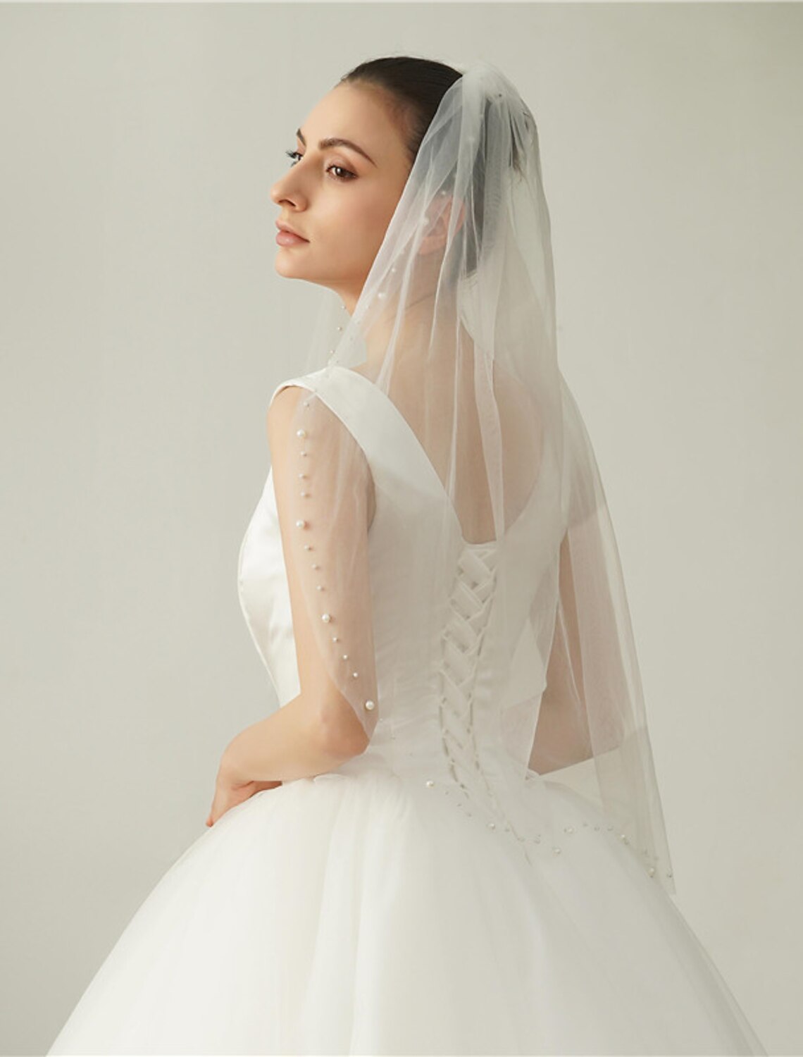 One-tier Pearl Wedding Veil Elbow Veils with Faux Pearl 35.43 in (90cm) Tulle